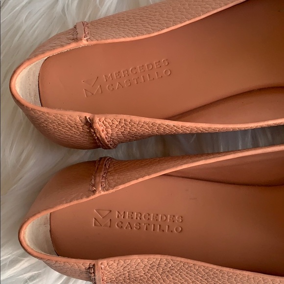 GIFTED!  Mercedes Castillo Zae Flat - Picture 5 of 8